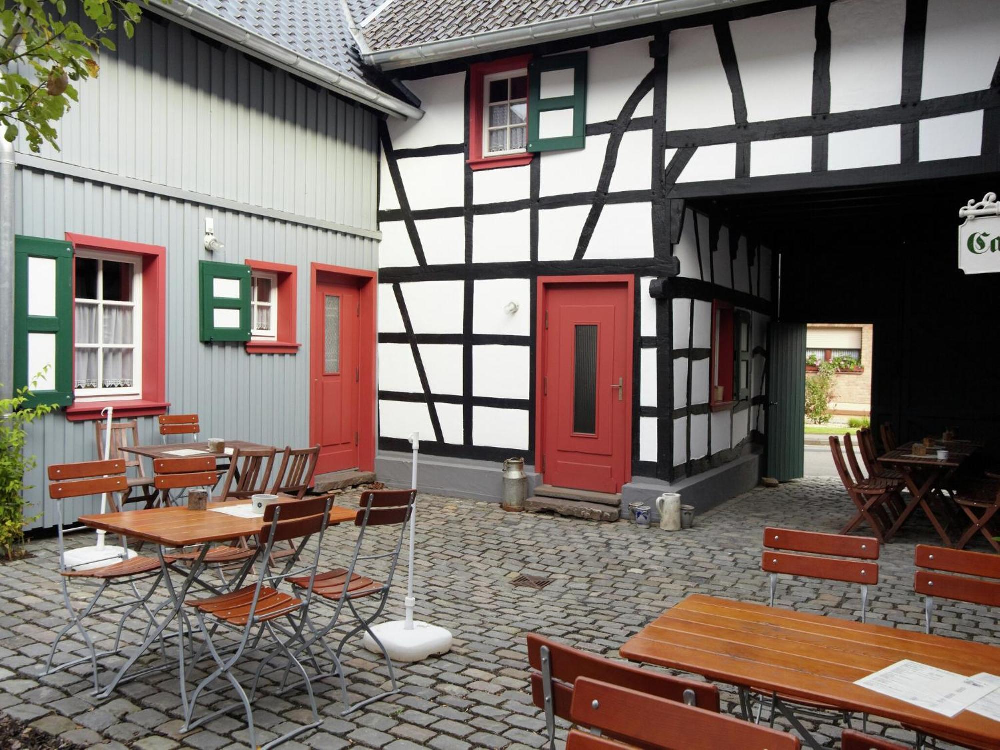 Nostalgic Apartment In The Eifel Region Шлайден Екстериор снимка